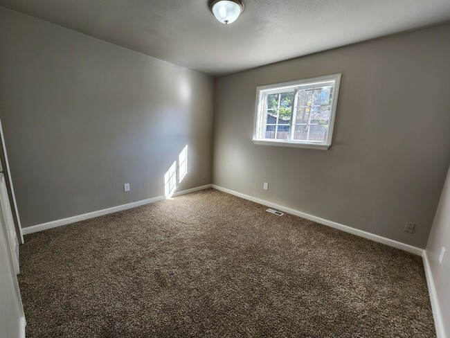 Building Photo - Duplex Located near Fort Carson!!