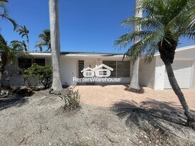 Building Photo - 561 Tarawitt Dr