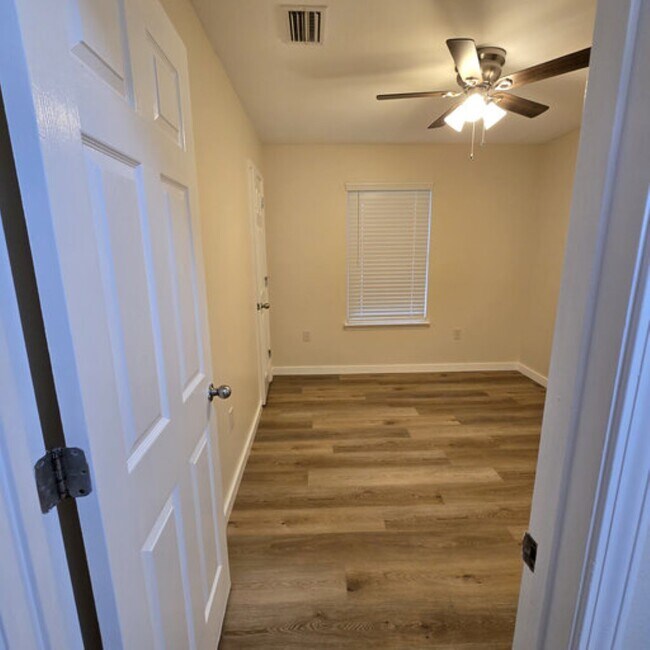 Building Photo - 24296 Gemstone Dr