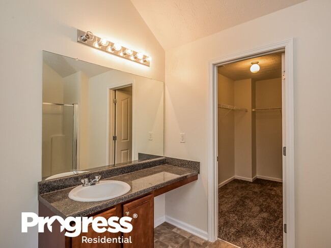 Building Photo - 70 Stony Oak Dr