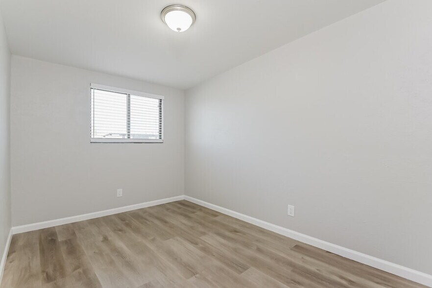 Building Photo - 6761 E Fayette St