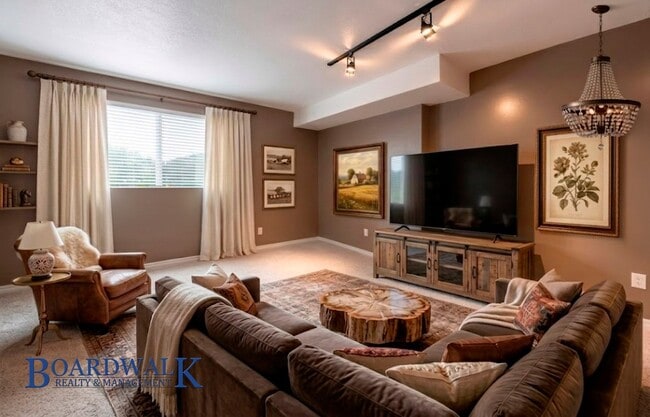 Building Photo - Beautiful 6 Bedroom Home in Sandy!