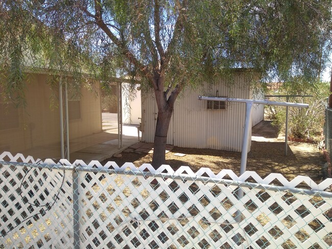 Building Photo - Double Wide on a Double Lot w/detached Gar...
