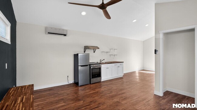 Building Photo - 1155 18th St NE