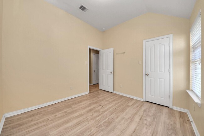 Building Photo - 3018 Wellington Pass Dr