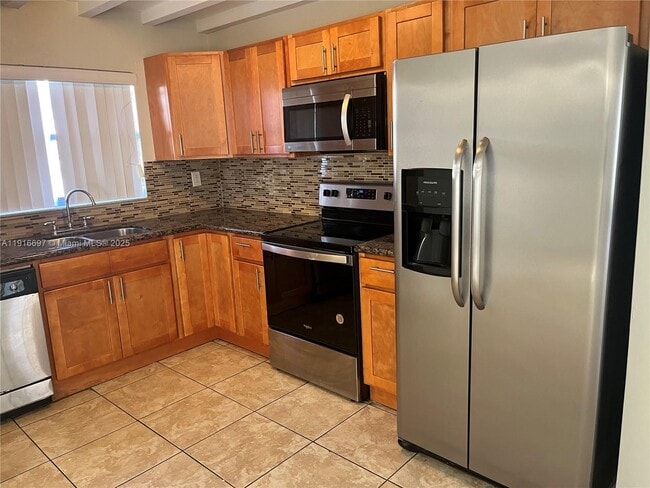 Building Photo - 9722 NW 6th Ln