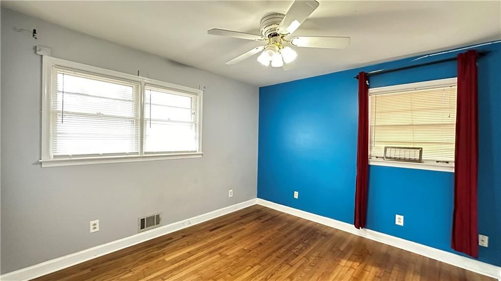 Building Photo - 364 Navarre Dr