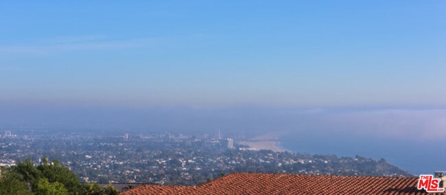 Building Photo - 1099 Vista Grande Dr