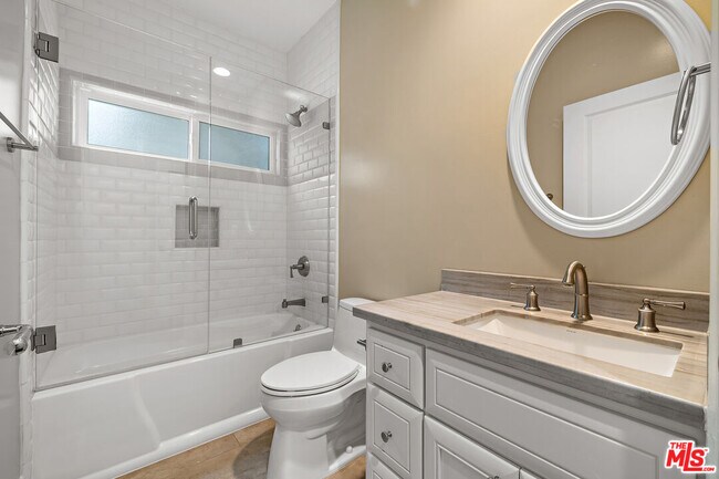 Building Photo - 1147 Centinela Ave