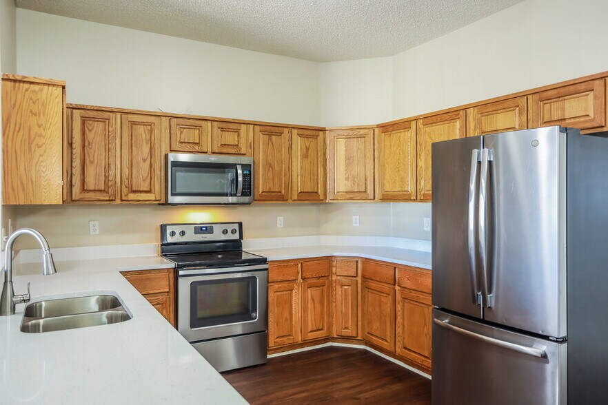 Building Photo - 1211 Summer Springs Drive