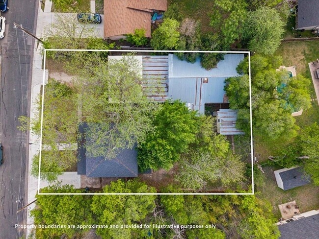 Building Photo - 10302 Aspen St