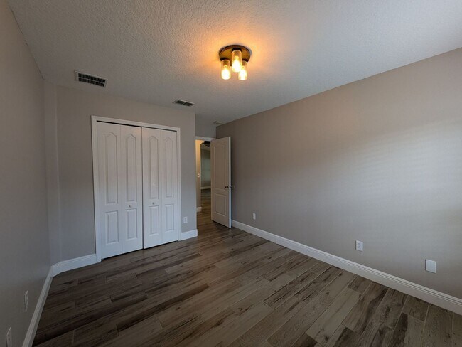 Building Photo - 5/3 Single Family Home at East Lake Cove i...