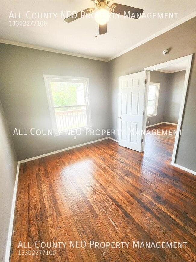 Building Photo - 13305 Durkee Ave