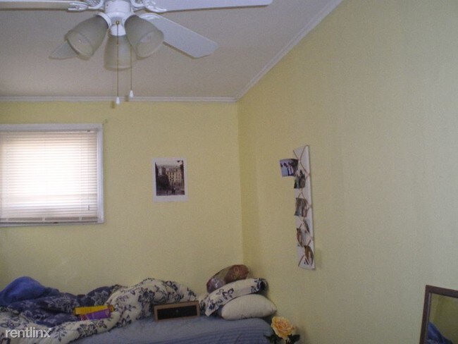 Building Photo - 424 Monroe Ave