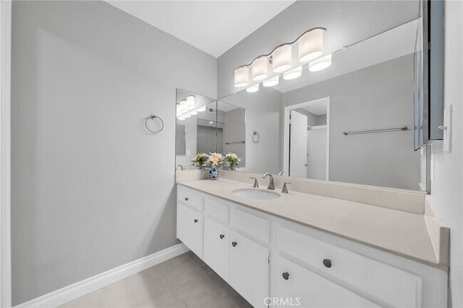 Building Photo - 2559 Plaza del Amo