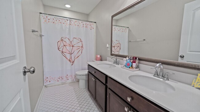 Building Photo - Beautifully Upgraded Home with Outdoor Fire Pit and Fenced Backyard in Buckhead East