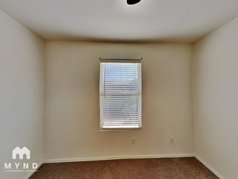 Building Photo - 4230 E Deer Dancer Way