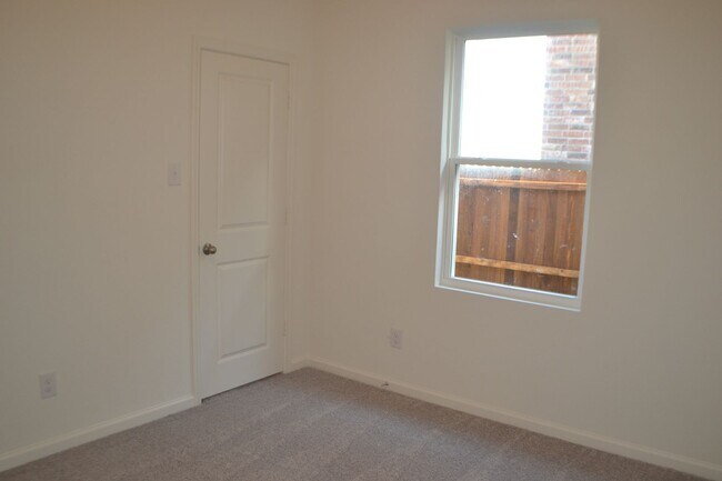 Building Photo - 6417 Bishop Dr