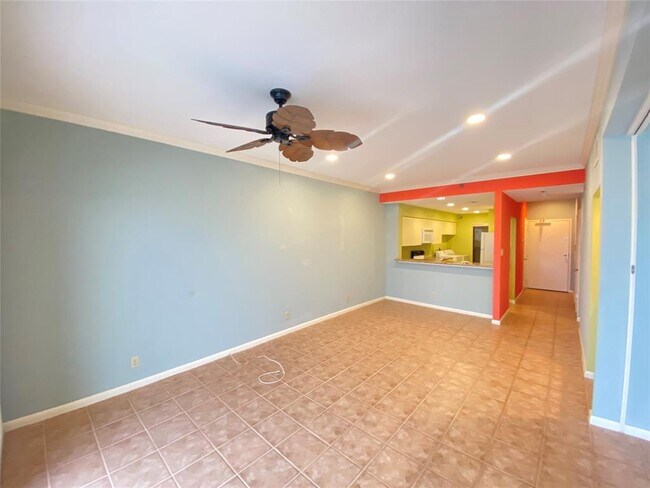Building Photo - 7700 Seawall Blvd