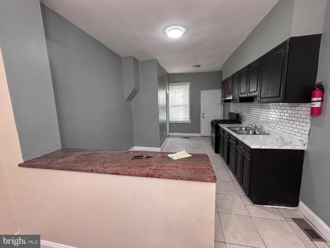 Building Photo - 1812 S 57th St