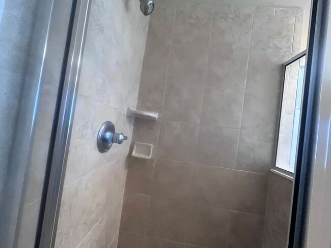 Building Photo - Great Location in Prattville