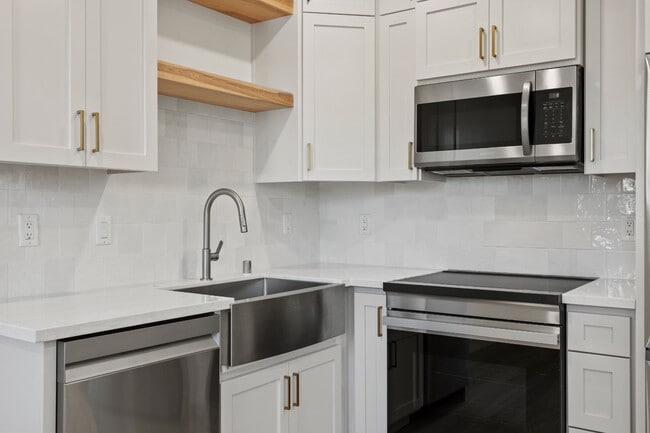 Building Photo - 5008 P St