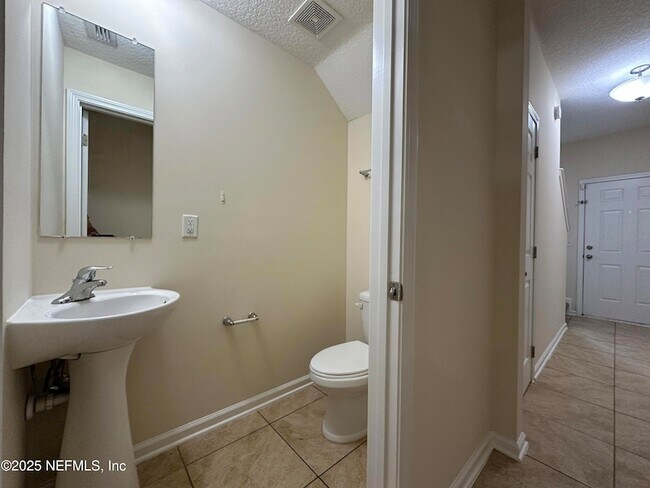 Building Photo - 111 Moultrie Village Ln