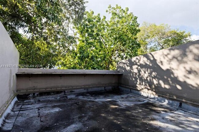 Building Photo - 3028 Center St