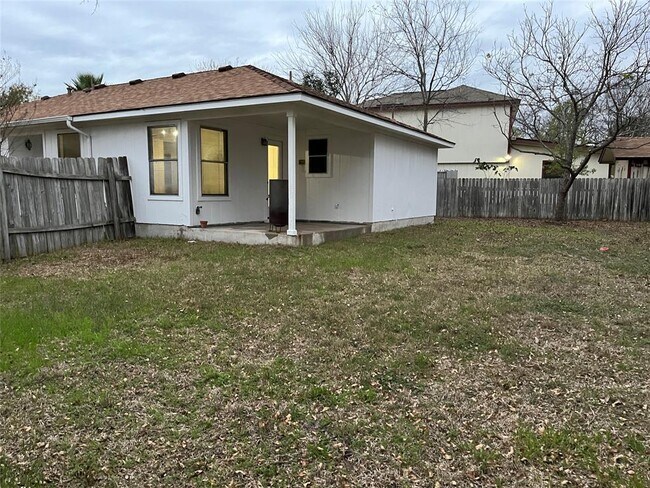 Building Photo - 862 Latteridge Dr