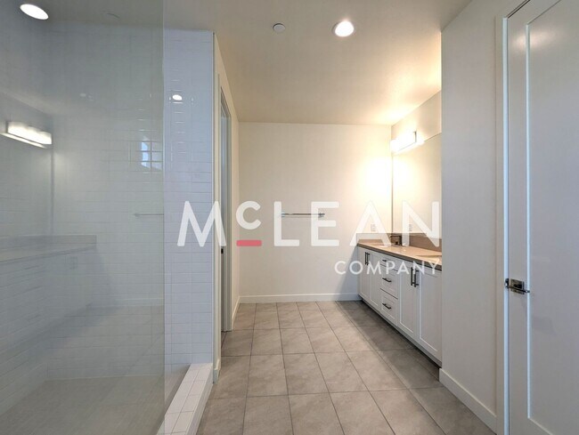 Building Photo - Beautiful Two-Story Four Bedroom Home at t...