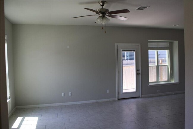 Building Photo - 1042 Sand Post Pl