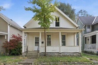 Building Photo - 3-Bed, 2-Bath Home with Large Kitchen & De...