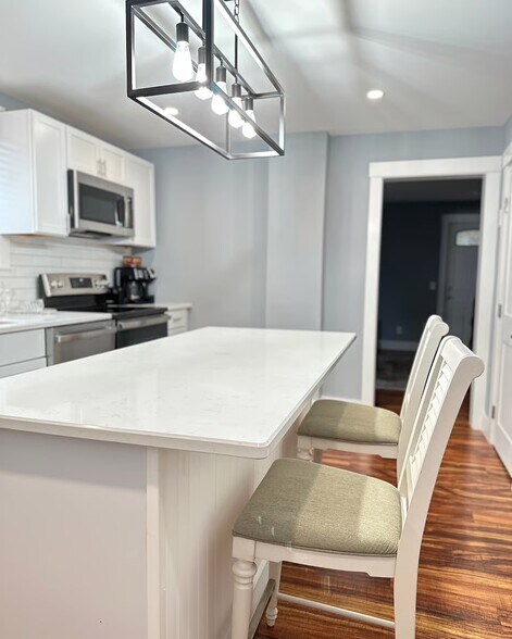 Building Photo - 22 Allessio St