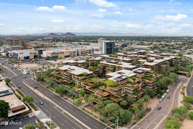 Building Photo - 3653 E Sands Dr