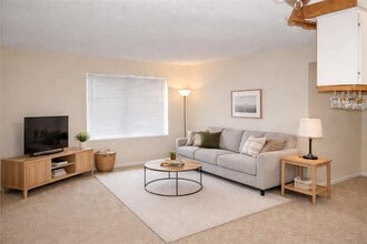 Building Photo - 910 Duncan Ln