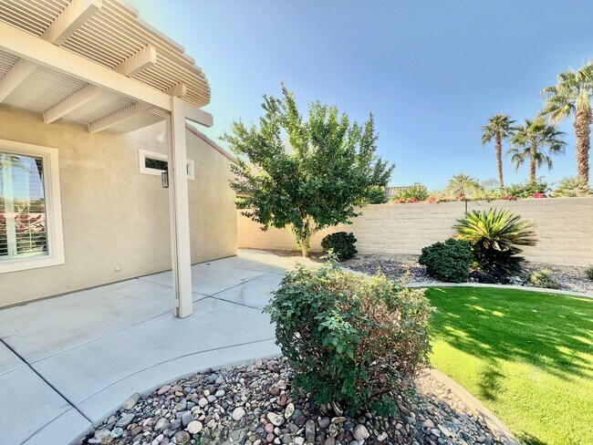 Building Photo - 81952 Avenida Bienvenida