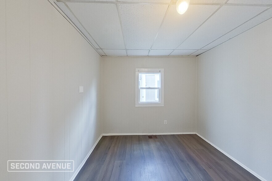 Building Photo - 122 S Longworth Ave