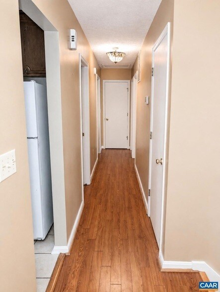 Building Photo - 330 Wood Dr