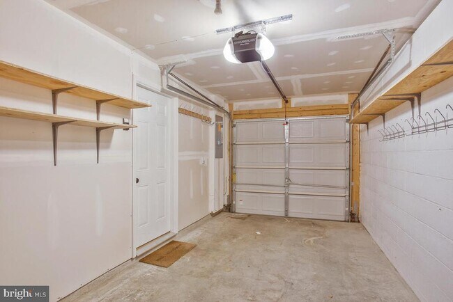 Building Photo - 9612 Hammonds Overlook Ct