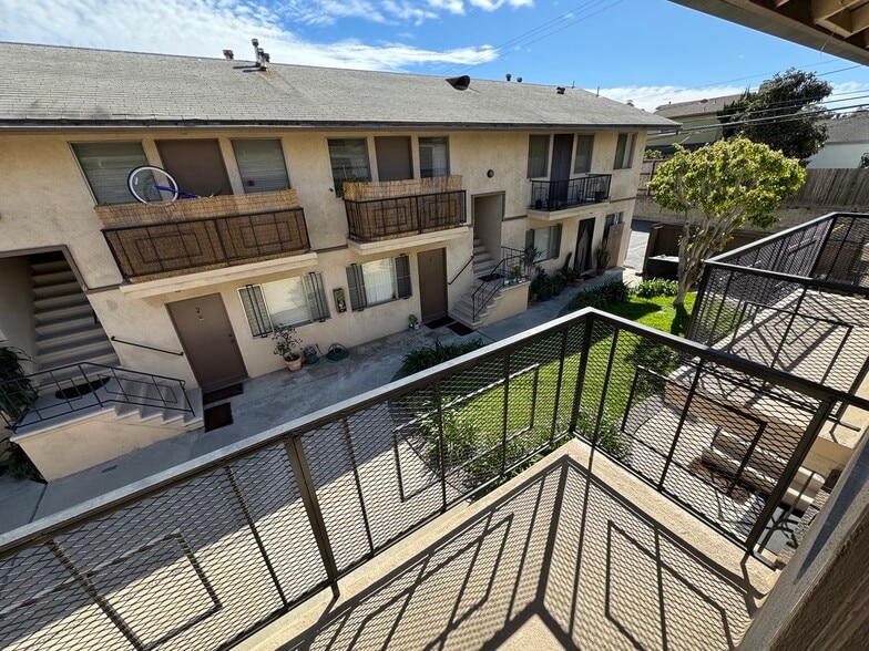 Building Photo - 5102 Inglewood Blvd