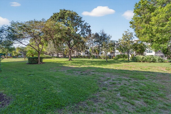 Building Photo - 300 N Hwy A1A