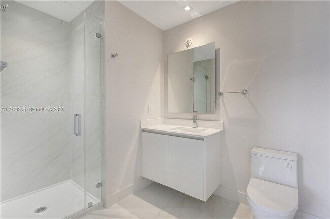 Building Photo - 700 NE 24th St