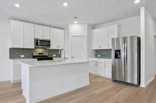 Building Photo - 714 Leavenworth Dr