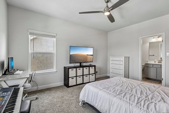 Building Photo - 1136 Aidenbaum