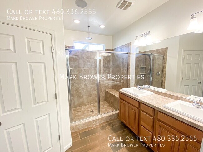 Building Photo - 115 S Bermuda Cir