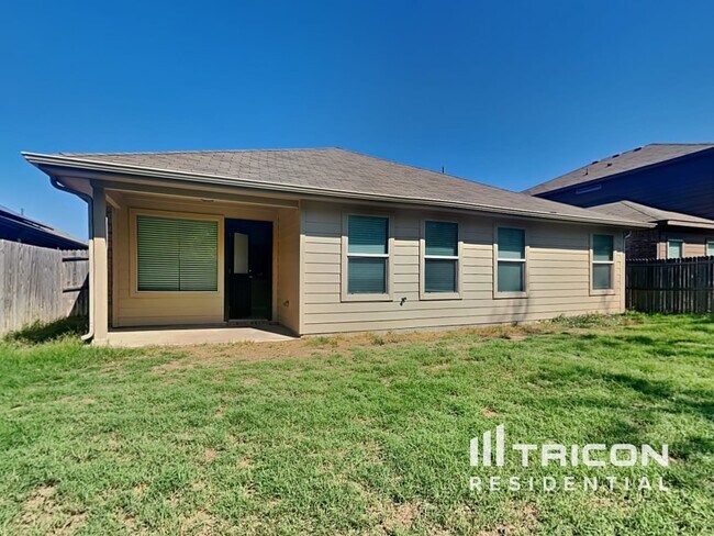 Building Photo - 1252 Edgewater Dr