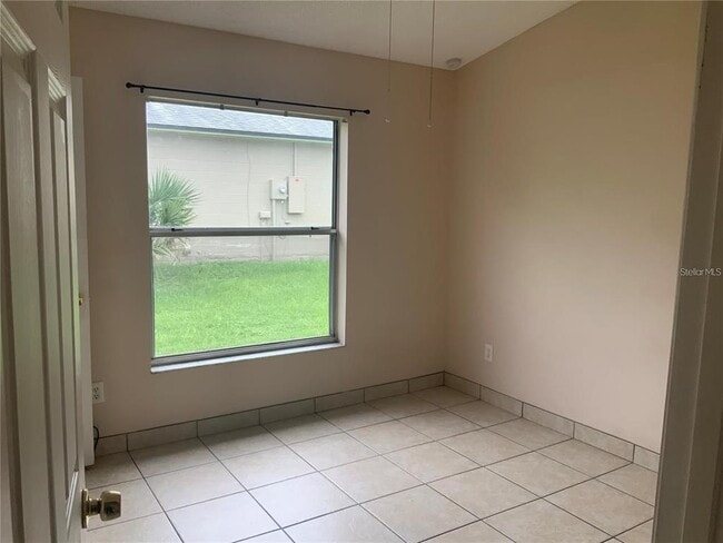 Building Photo - 1705 Chatham Cir