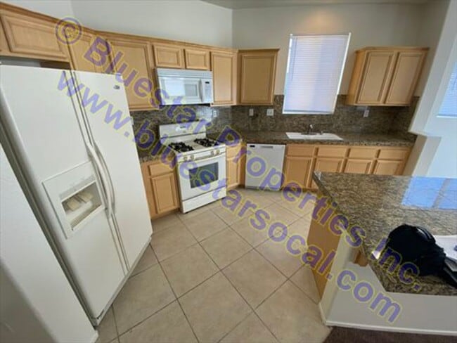 Building Photo - Beautiful 2 Story Home with 3 Car Garage In Victorville