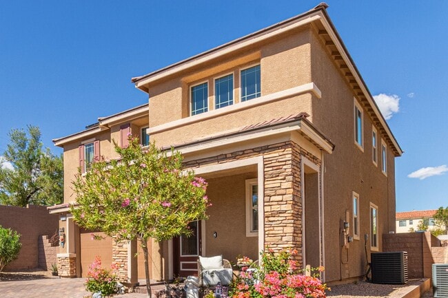 Building Photo - MODERN DESIGNED 4-BED, 3-BATH HOME IN SOUT...