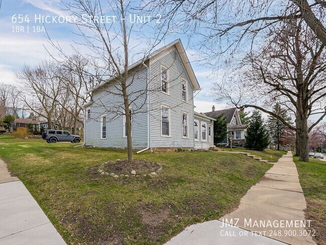 Building Photo - 654 Hickory St